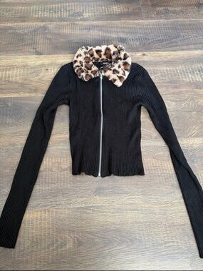 Rue21 Black Ribbed Zip Cardigan with Leopard Faux Fur Collar